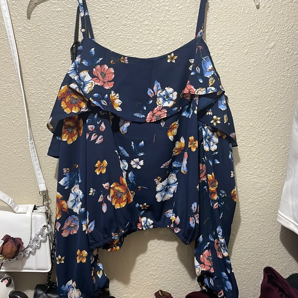 Medium size, floral ruffle could shoulder-navy